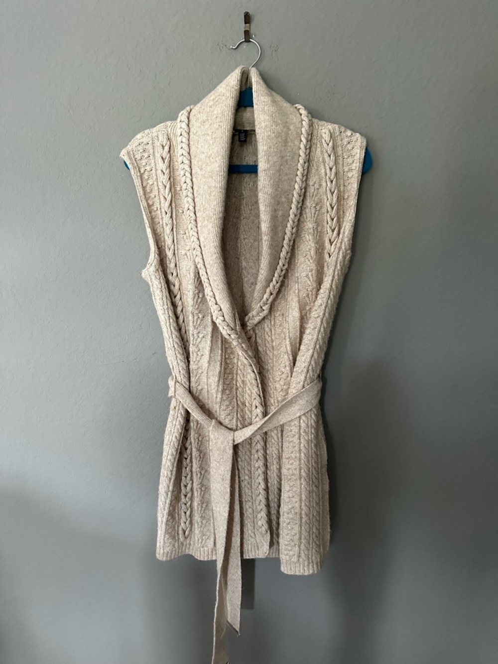 WHBM mottled cream knit sleeveless cardigan duster with belt Sz S GUC